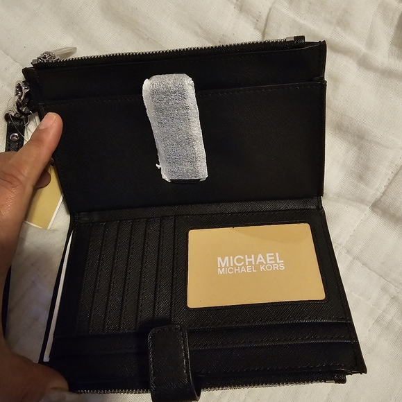 Michael Kors Adele Leather Smartphone Wallet - Picture 7 of 8